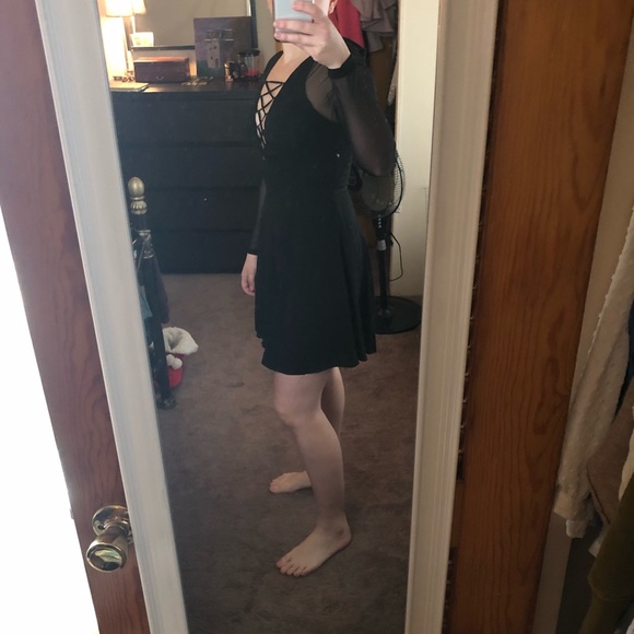 Black Dress - Picture 8 of 8